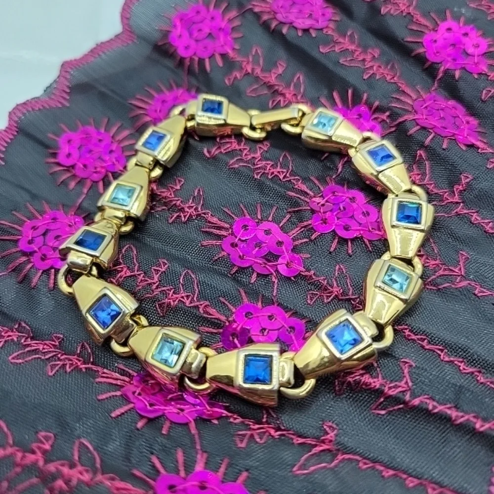 Gorgeous Swarovski Crystal Gold- Tone and Blue Geometric Bracelet - Picture 2 of 8